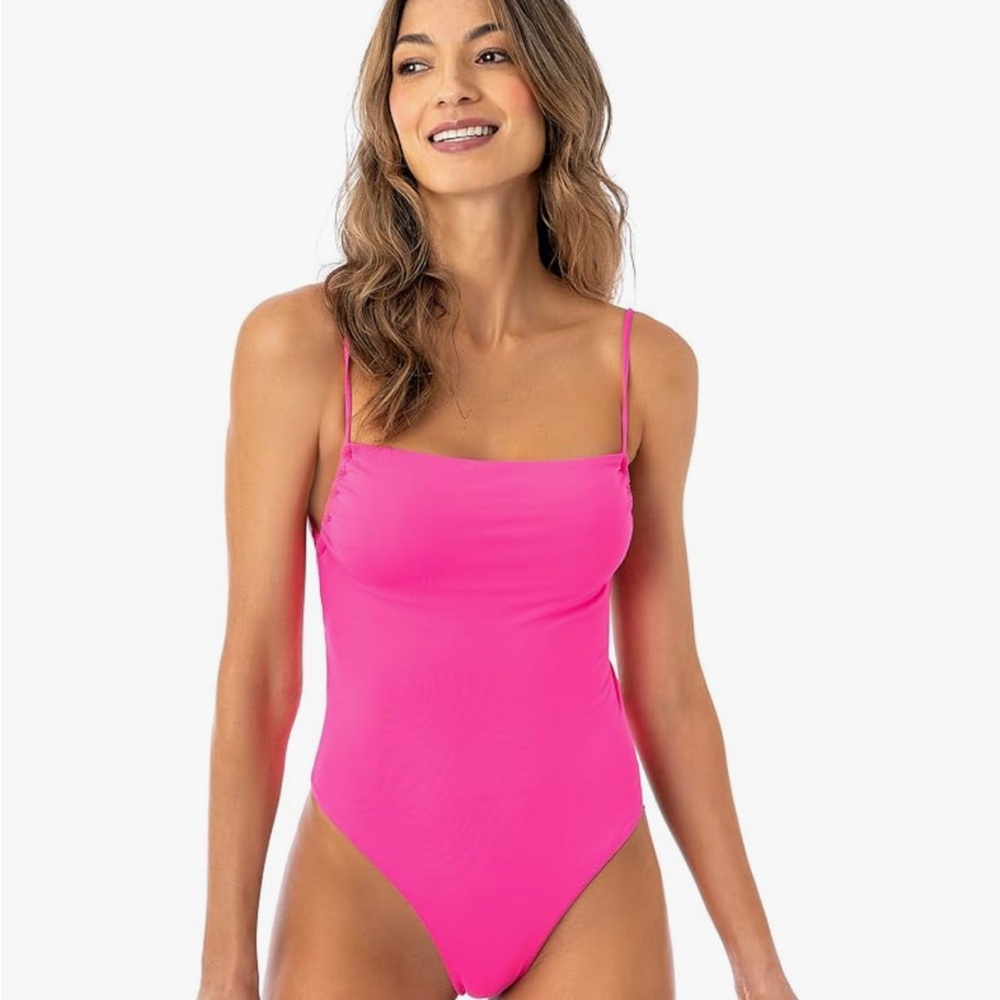 Maaji NWT Women’s Standard Classic Pink One Piece Swimsuit Reversible